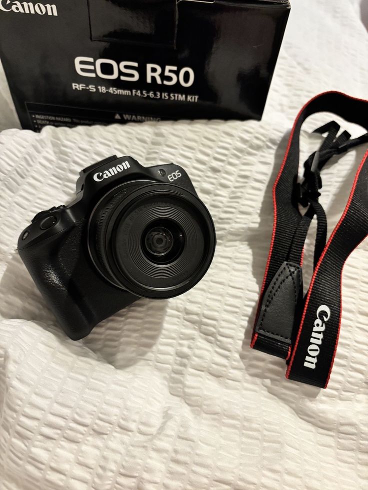 Canon R50