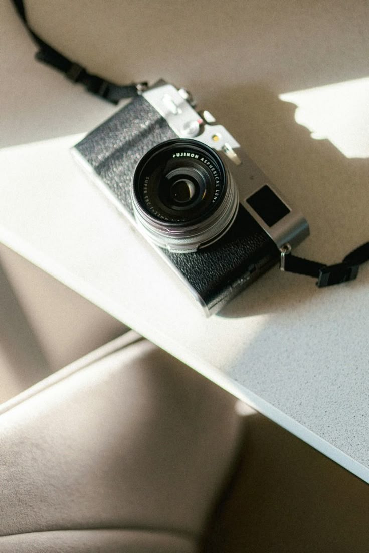 Fujifilm X100V