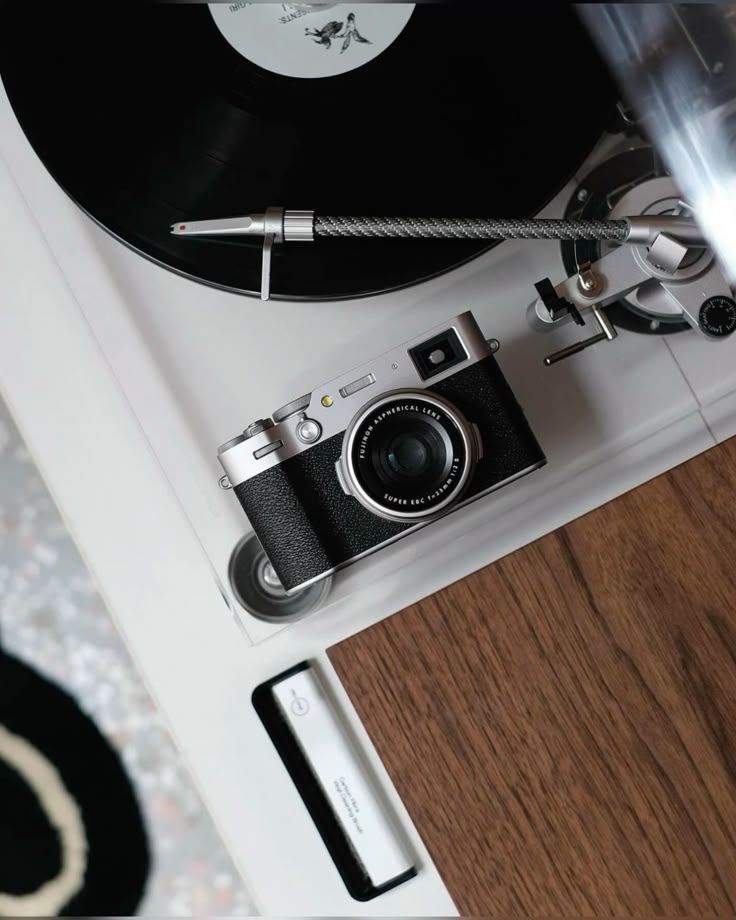 Fujifilm X100V